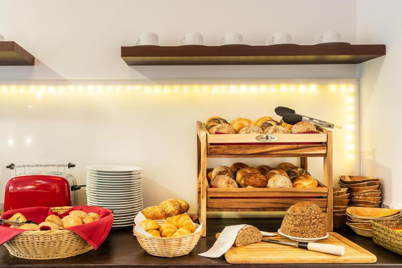 Hotel Frechener Hof Bagian luar foto