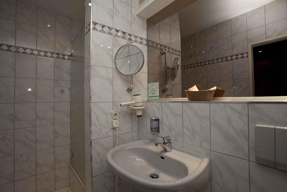 Hotel Frechener Hof Bagian luar foto